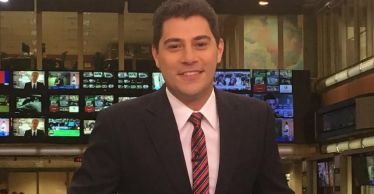 Evaristo Costa abre o baú e relembra o início de sua carreira como jornalista