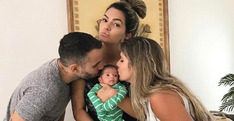 Kelly Key comemora a 2ª semana de vida de Artur