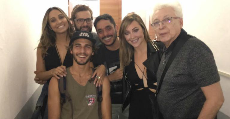 Aguinaldo Silva prestigia espetáculo ‘Neura’ em São Paulo