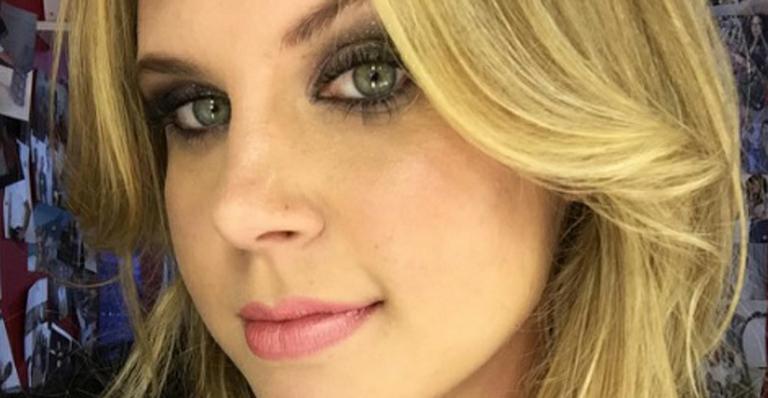Carolinie Figueiredo desabafa sobre padrões de beleza