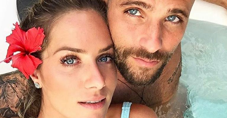 Giovanna Ewbank posta foto de Titi com biquíni super estiloso e diz: “Não tem como ser mais linda”