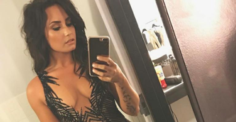 Arrasador! Demi Lovato usa look super sexy em foto