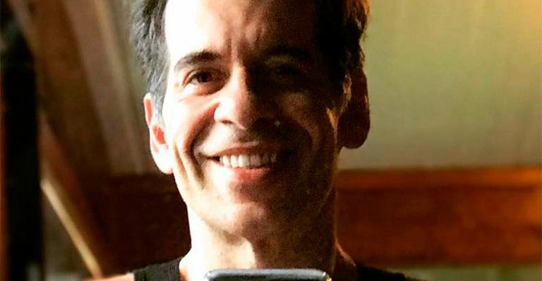 Malhadão, Leandro Hassum mostra braço gigante e comemora: ‘Tá crescendo’