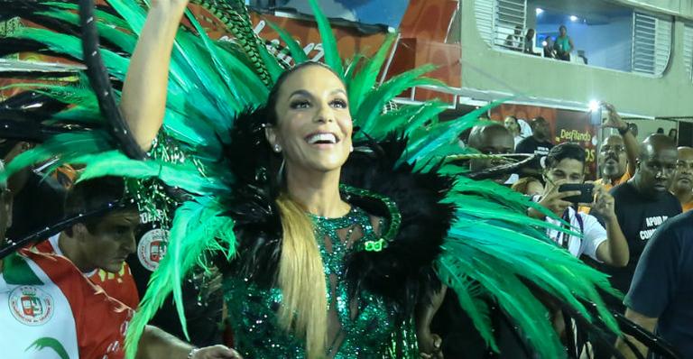 Ivete Sangalo rouba a cena em ensaio da Grande Rio