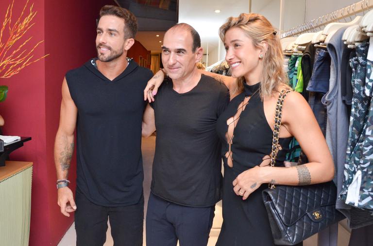 Ao lado de vips, Amir Slama lança coleção de roupas