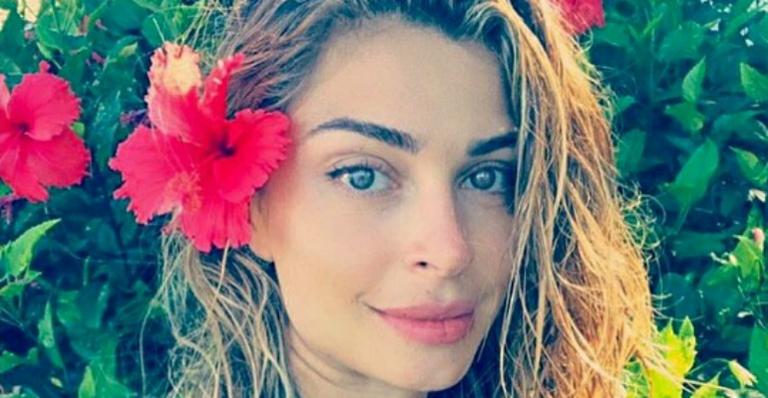 Grazi Massafera toma banho de cachoeira e exibe o corpo em forma