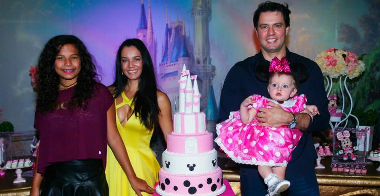 Com festão, Mônica Carvalho comemora o aniversário da filha, Valentina
