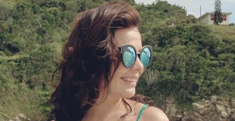 Fernanda Souza surpreende fãs ao exibir corpo sequinho em foto de biquíni: ‘Tá uma sereia’