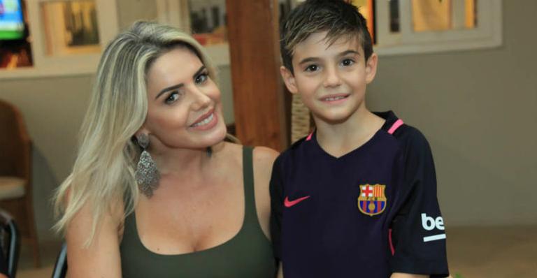Mari Alexandre comemora os 8 anos de Záion, seu filho com Fábio Jr.
