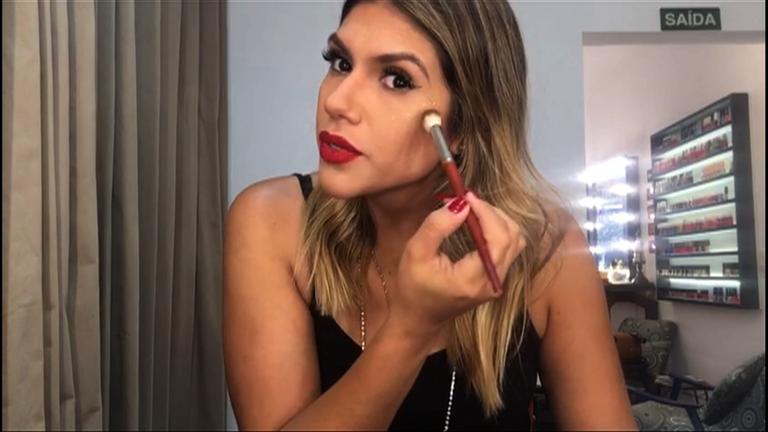 Folia: use e abuse do glitter na sua maquiagem
