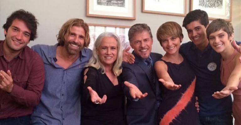 Reynaldo Gianecchini mostra elenco de ‘A Lei do Amor’ em clima de carnaval