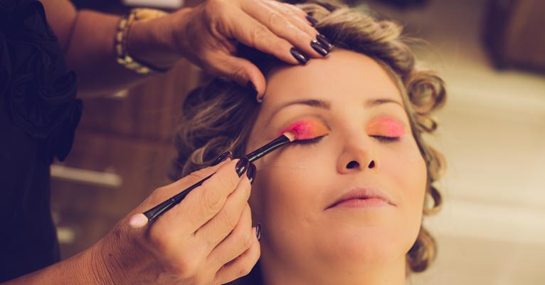 Beleza na folia: Dez dicas infalíveis para garantir um olhar de musa do Carnaval!