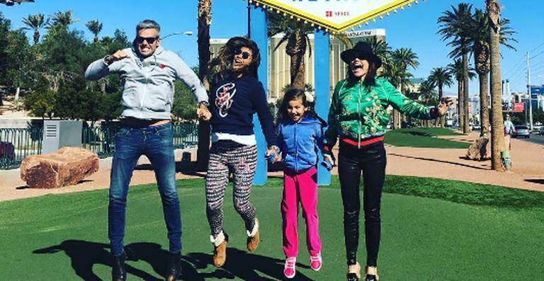 Flávia Alessandra comemora o aniversário da filha em Las Vegas