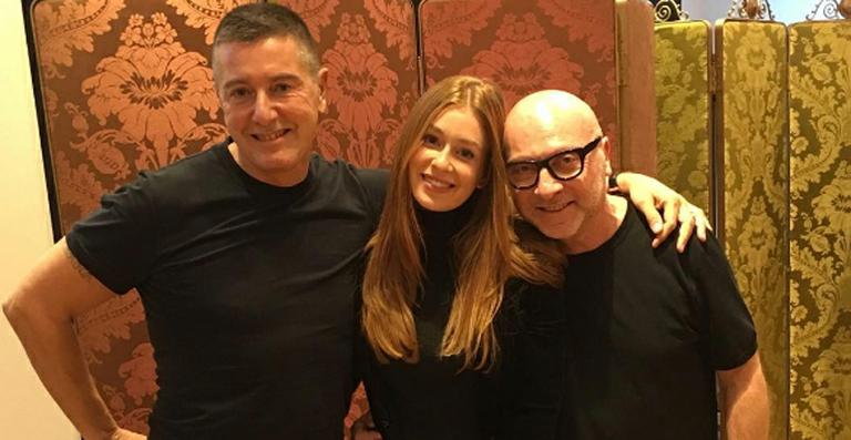 Marina Ruy Barbosa se prepara para desfilar em Milão