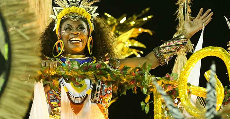 Zezé Motta abre o carnaval na Sapucaí e traz constelação de estrelas negras