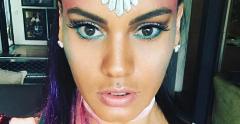 Letícia Lima mostra look incrível para curtir carnaval no Rio