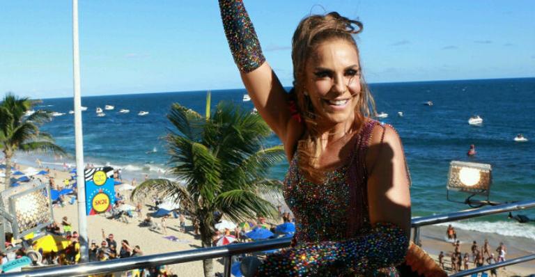 Ivete Sangalo se prepara para desfilar na Marquês de Sapucaí: “Coração está daquele jeito”