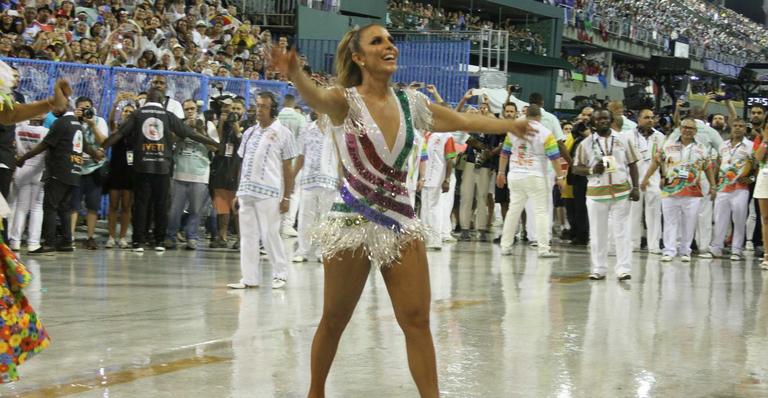 Famosos ficam encantados com homenagem para Ivete Sangalo na Grande Rio