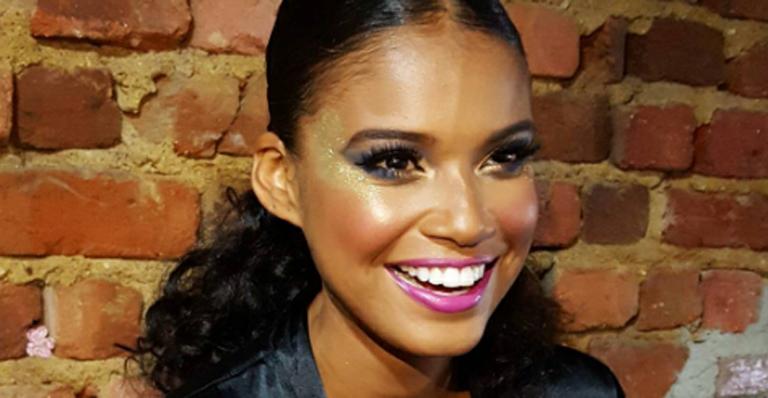 Aline Dias, protagonista da ‘Malhação’, estava em carro da Unidos da Tijuca que desabou