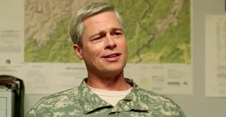 Após separação, Brad Pitt aparece grisalho em novo filme Netflix