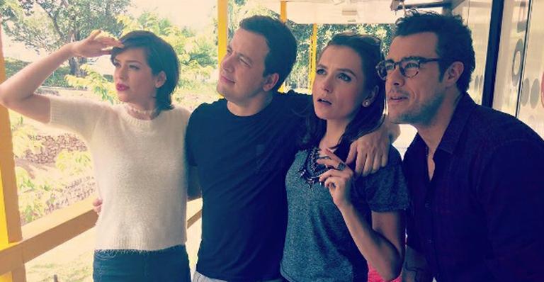 Mônica Iozzi posa com colegas do ‘Vídeo Show’ e avisa: “Vislumbrando o futuro”