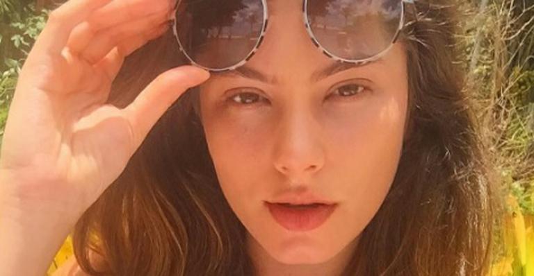 Só de biquíni, Bruna Hamú exibe lindo barrigão de grávida em praia paradisíaca
