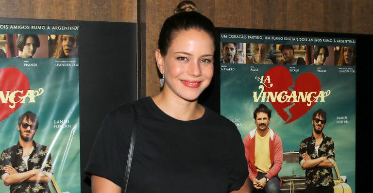 Leandra Leal participa da pré-estreia de ‘La Vingança’