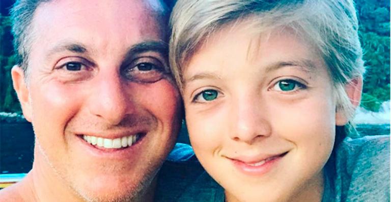Luciano Huck comemora os 12 anos do primogênito e fãs se derretem: ‘Os olhos da mãe o sorriso do pai’