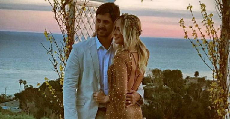 Claudia Leitte renova os votos de casamento com Márcio Pedreira