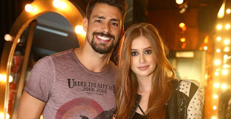 Famosos marcam presença em evento de moda em SP