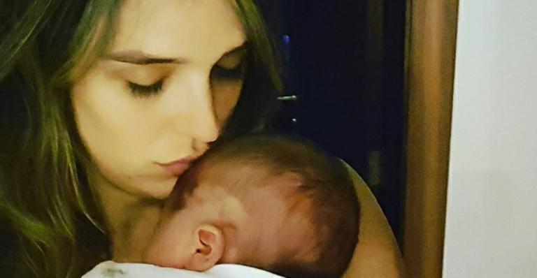 Rafa Brites revela curiosidades sobre madrugadas em claro com o filho: “Gosto de fazer tudo sozinha”
