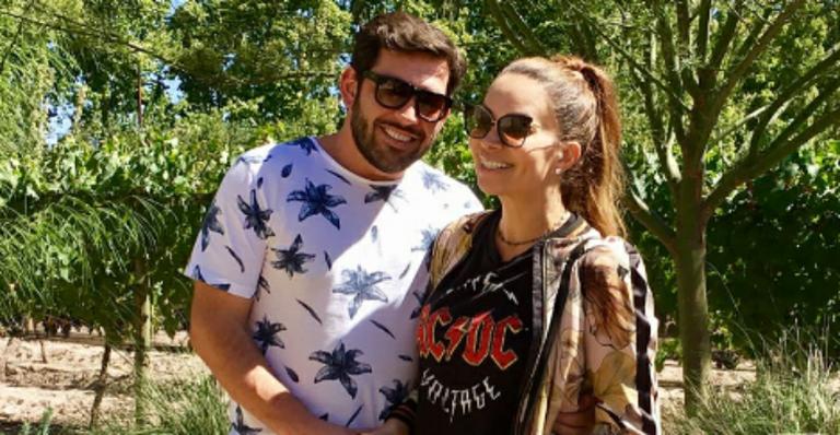 Solange Almeida é pedida em casamento na Argentina