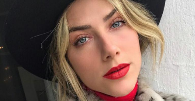 Giovanna Ewbank mostra Titi Gagliasso com as perninhas sujas após brincar na areia