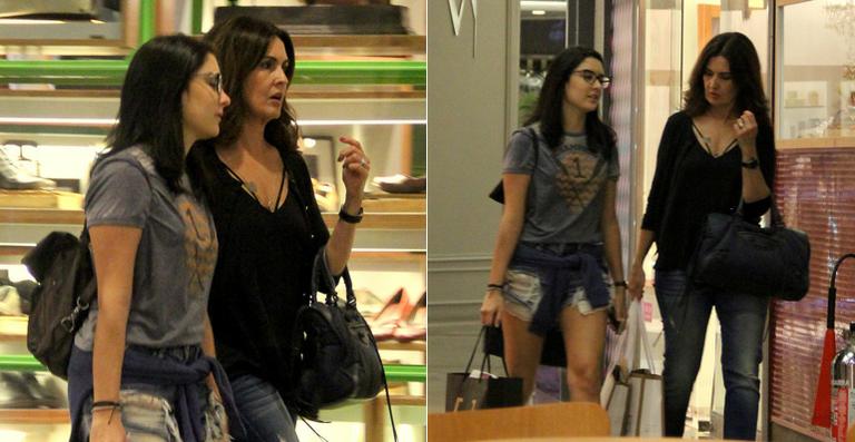 Fátima Bernardes curte tarde de compras com Laura