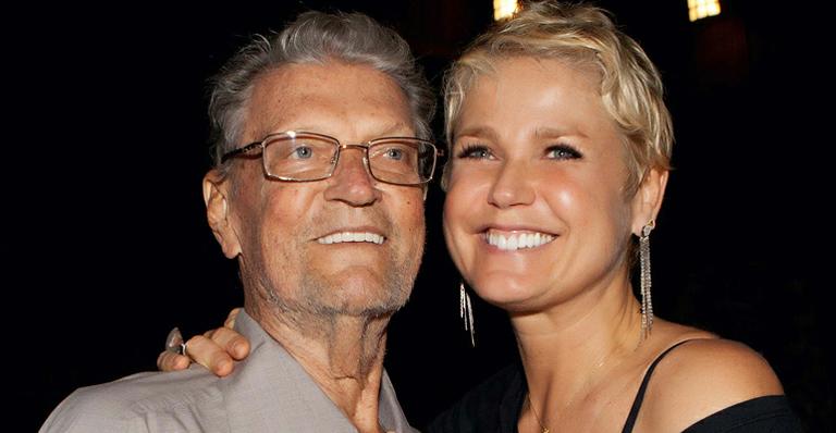 Xuxa publica foto ao lado do pai e avisa: “Infelizmente o velho Menega não tá bem”