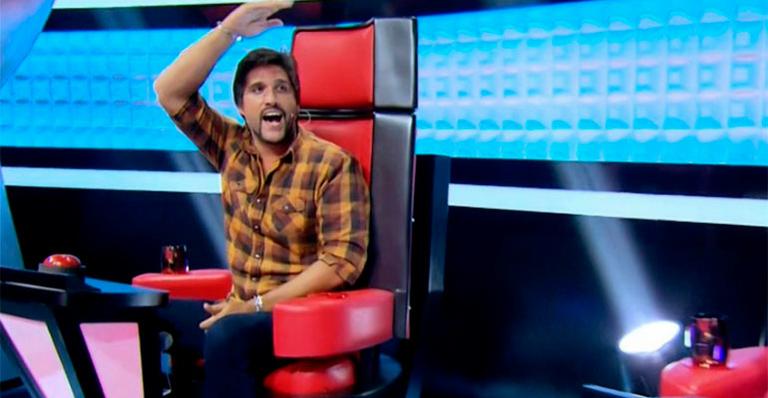 Leo Chaves quebra o protocolo e manda recado para Victor no ‘The Voice Kids’