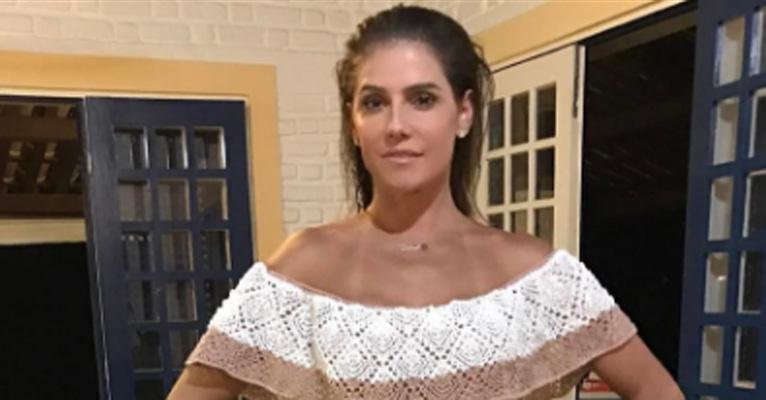 Aos 37 anos, Deborah Secco exibe barriga chapada em foto de biquíni; confira!