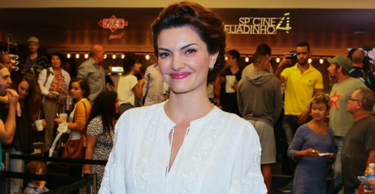 Em rara aparição, Mayana Neiva participa da première de ‘Eu Te Levo’