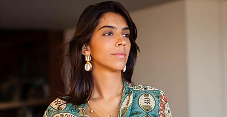 Filha de Regina Casé, Benedita exibe barrigão de grávida: ‘O amor só aumenta’