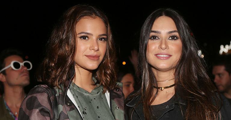 Sem Neymar, Bruna Marquezine se diverte com Thaila Ayala em festival