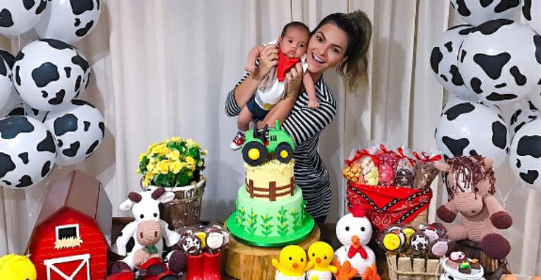 Kelly Key faz festa para comemorar os dois meses do filho