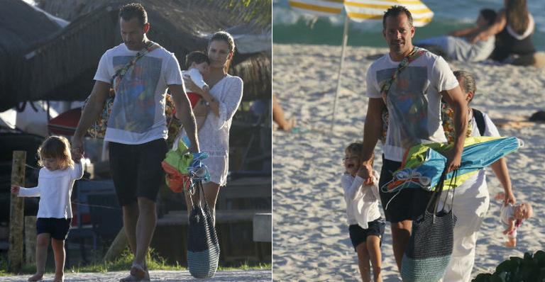 Com o clã, Malvino Salvador curte dia de praia no Rio de Janeiro