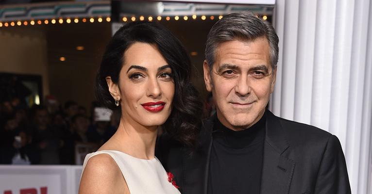 George Clooney “brinca” com os nomes dos filhos e fala da gravidez de Amal Clooney