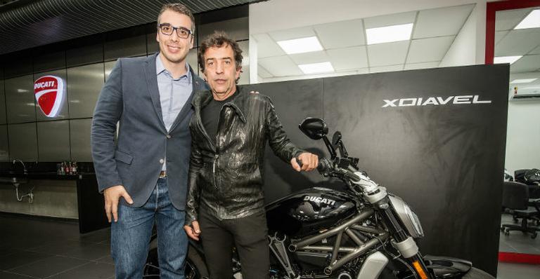 Ricardo Almeida: estilista apaixonado por motos