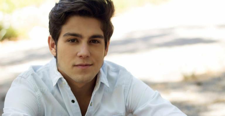 Daniel Rangel, Dom Miguel em Novo Mundo, fala de sua parceria com Caio Castro e do desafio de interpretar um personagem histórico na TV