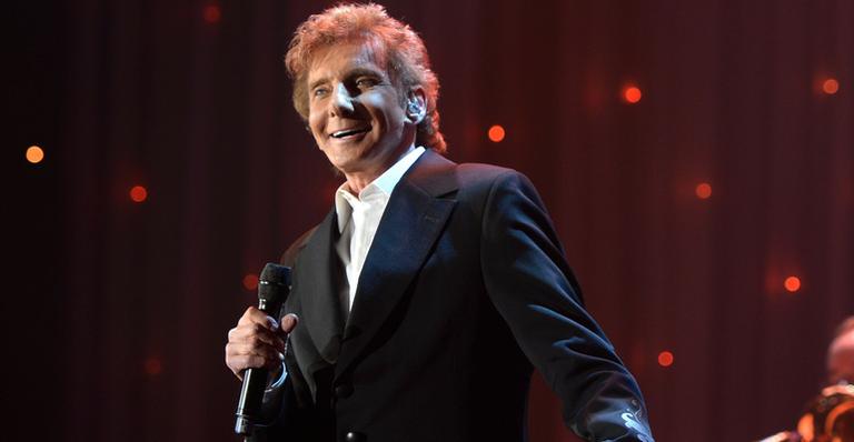 Barry Manilow, dono do hit ‘Copacabana’, assume ser gay aos 73 anos