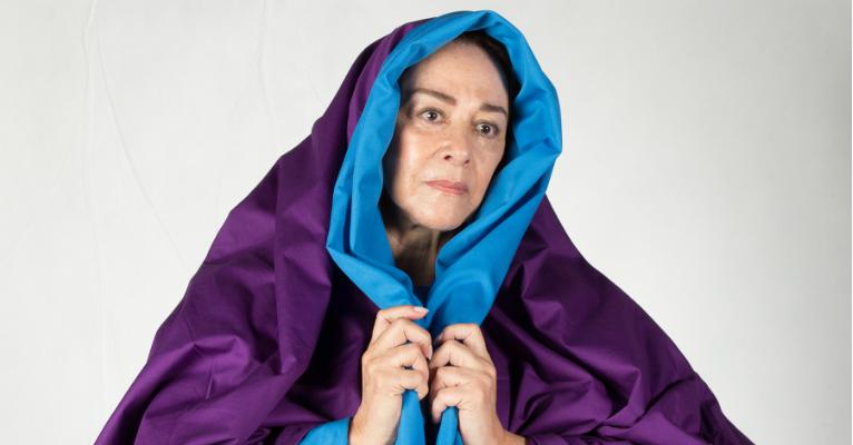 Nívea Maria vive Maria, mãe de Jesus, em montagem da Paixão de Cristo no Piauí