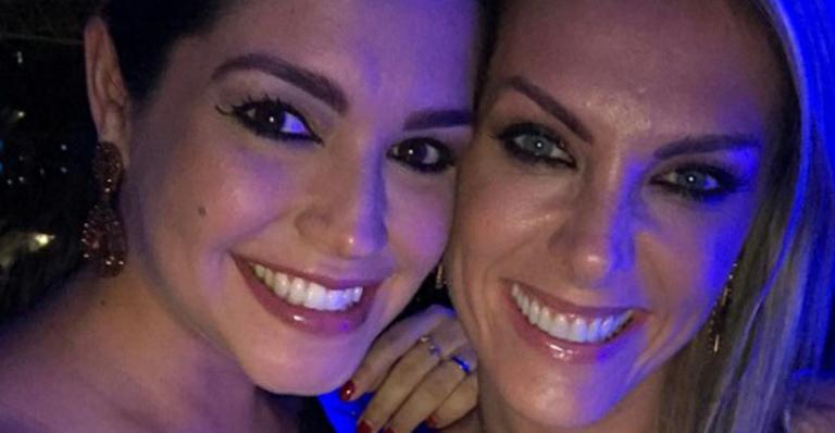 Thais Fersoza revela truque para sair bem em foto com Ana Hickmann