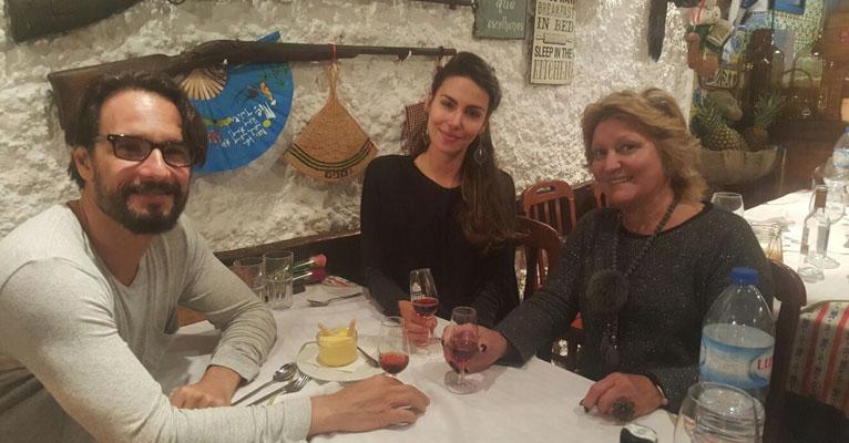 À espera do 1° filho, Mel Fronckoviak e Rodrigo Santoro aproveitam a culinária do Porto, em Portugal