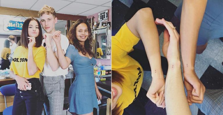 Selena Gomez faz tatuagem com atores de 13 Reasons Why